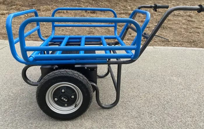 Brouette à 3 roues pour une utilisation dans le jardin