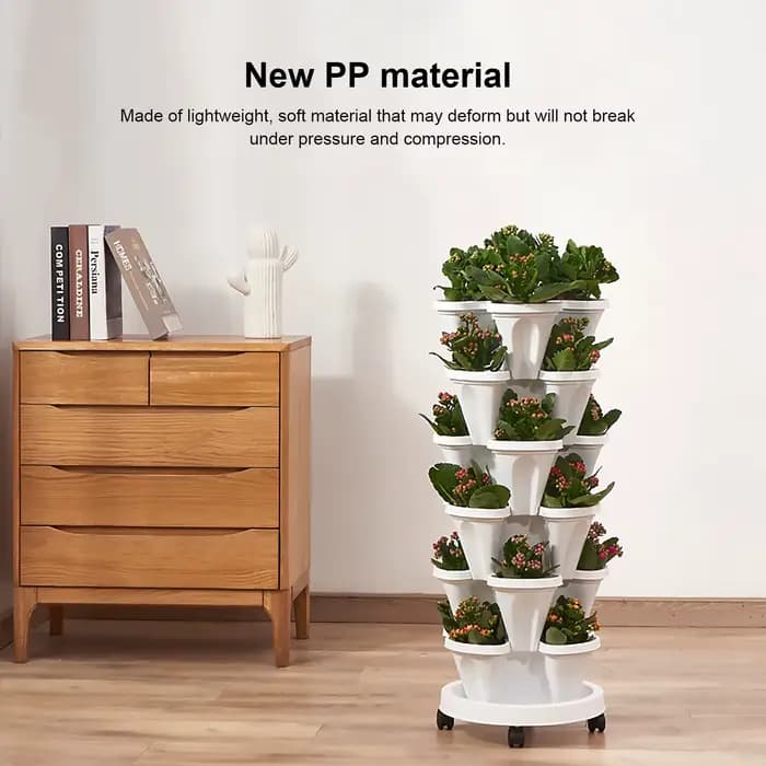 Jardinières verticales empilables pour la plantation de fraises dans le jardin