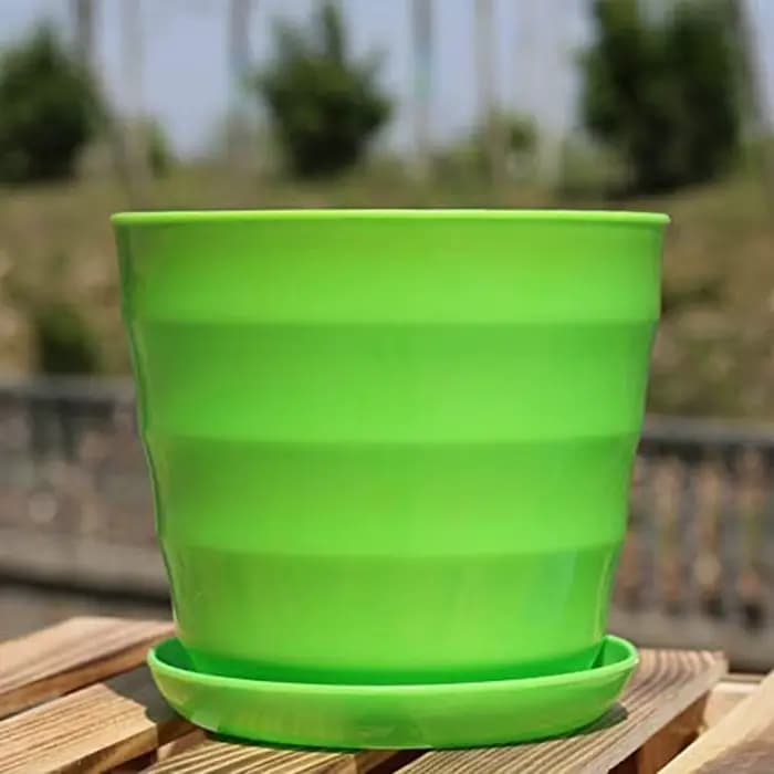 Pot de fleurs en plastique multicolore