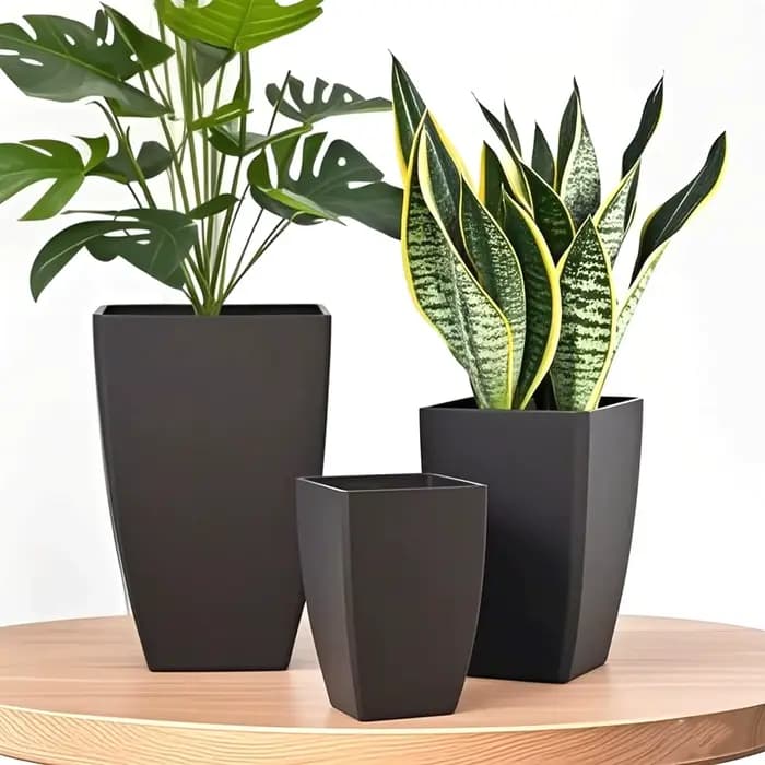 Pot de fleurs moderne en plastique noir