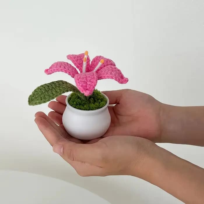 1 pièce Fleurs au crochet délicates en forme de lys en pot