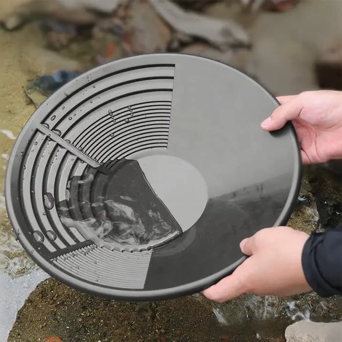 Bassin de poêle d'or en plastique