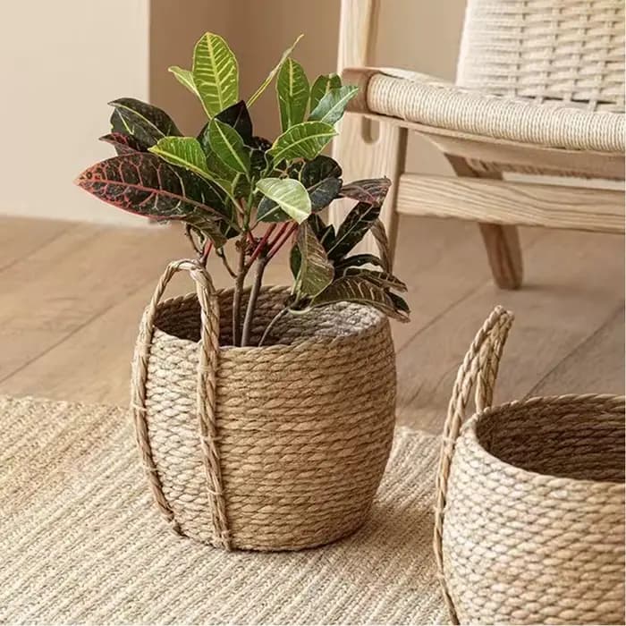 Pot de fleurs tissé en rotin fait à la main