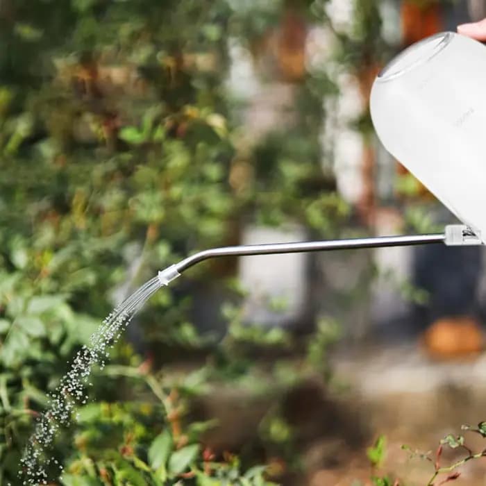 Arrosoirs à long bec pour plantes