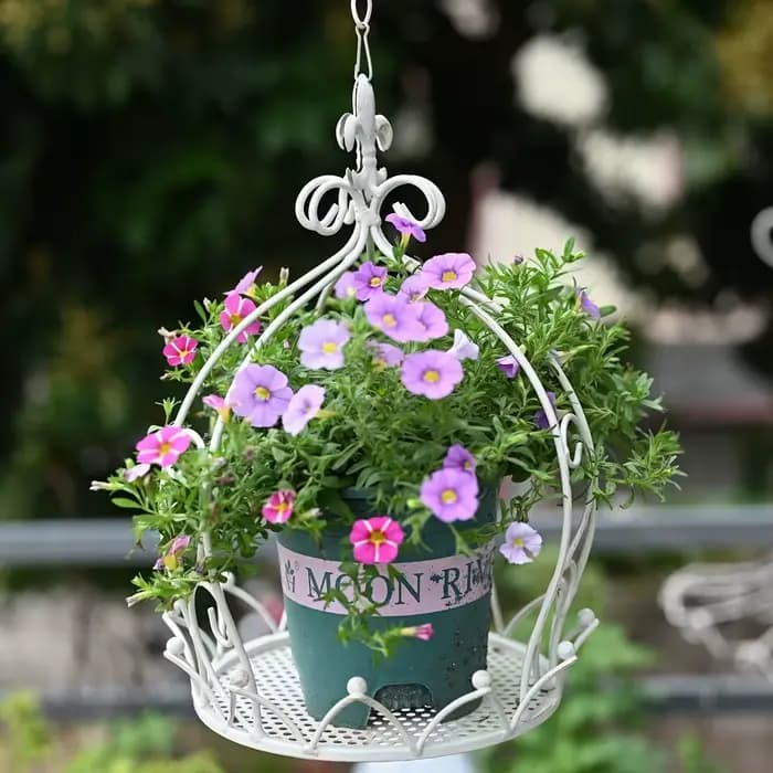 Panier suspendu style couronne antique