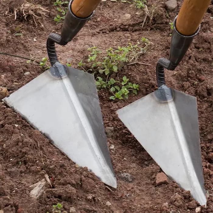 Houe, utilisée pour creuser