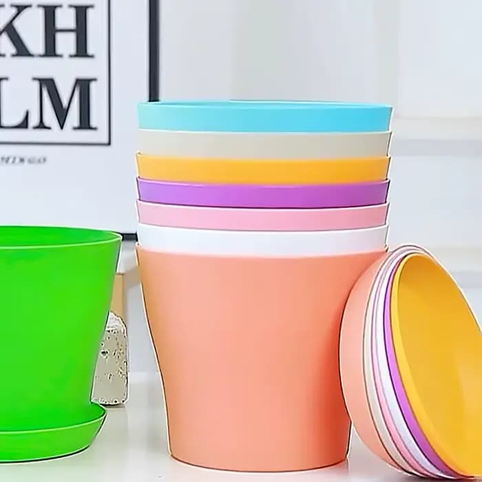 Pot de fleur couleur bonbon avec plateau