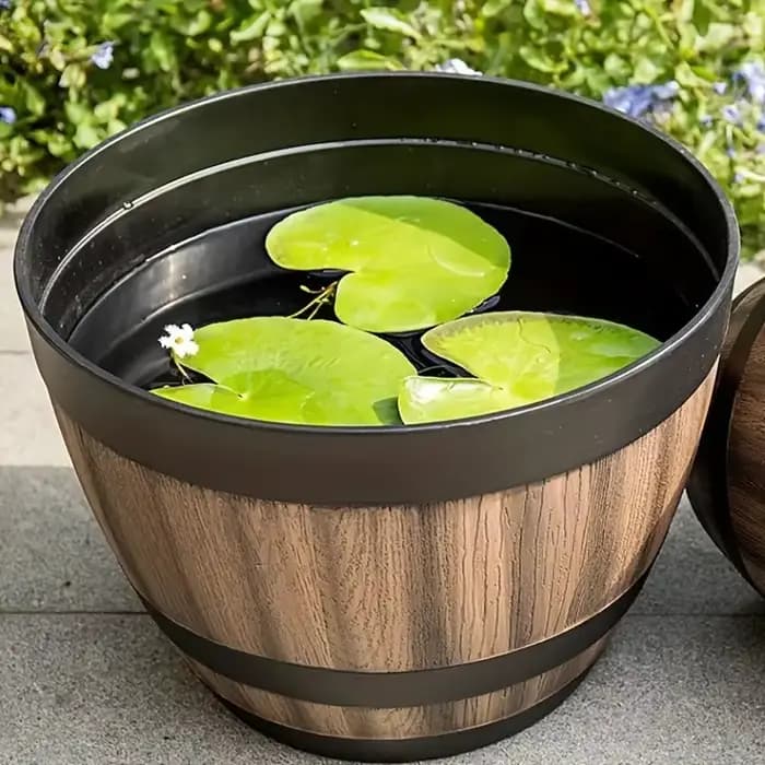 Pot de fleurs élégant inspiré de un baril de whisky