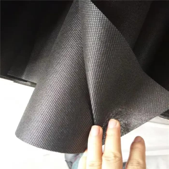 Tissu non tissé noir respirant