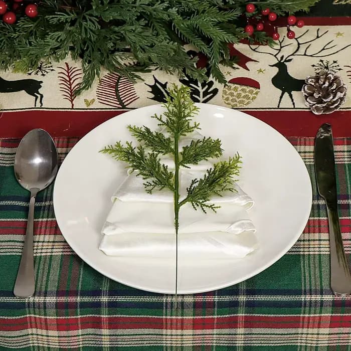 Plantes artificielles Cypress Feuilles Arbre De Noël Partie Maison Chambre Décoration De Table En Plein Air Jardin De Mariage Fleur Bricolage Boîte Cadeau