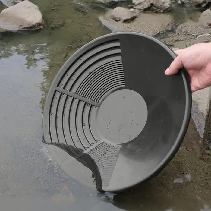 Bassin de poêle d'or en plastique
