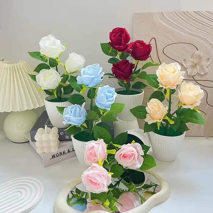 Rose artificielle en pot