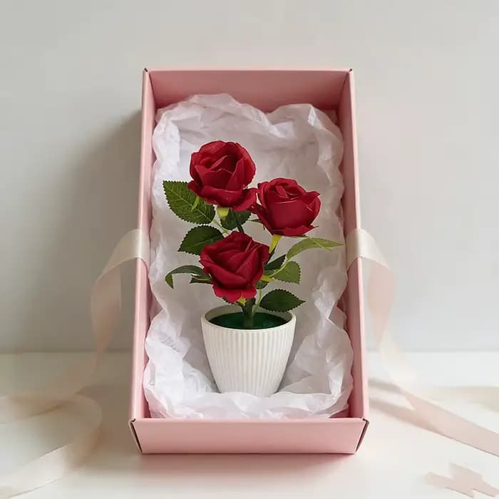 Rose artificielle en pot