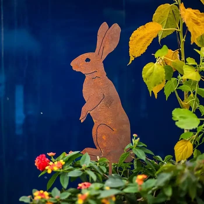 Piquet de jardin de lapin en métal rustique – Silhouette