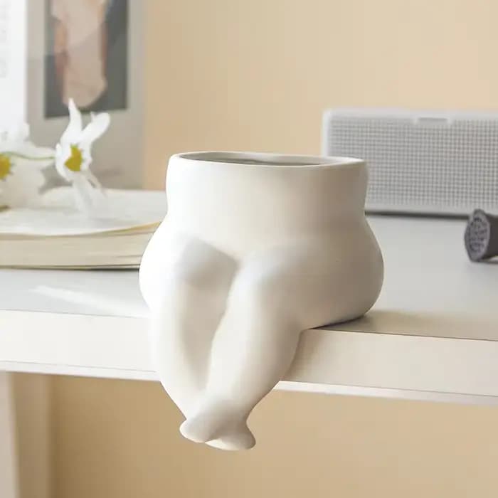 Vase à jambes en céramique décoratif