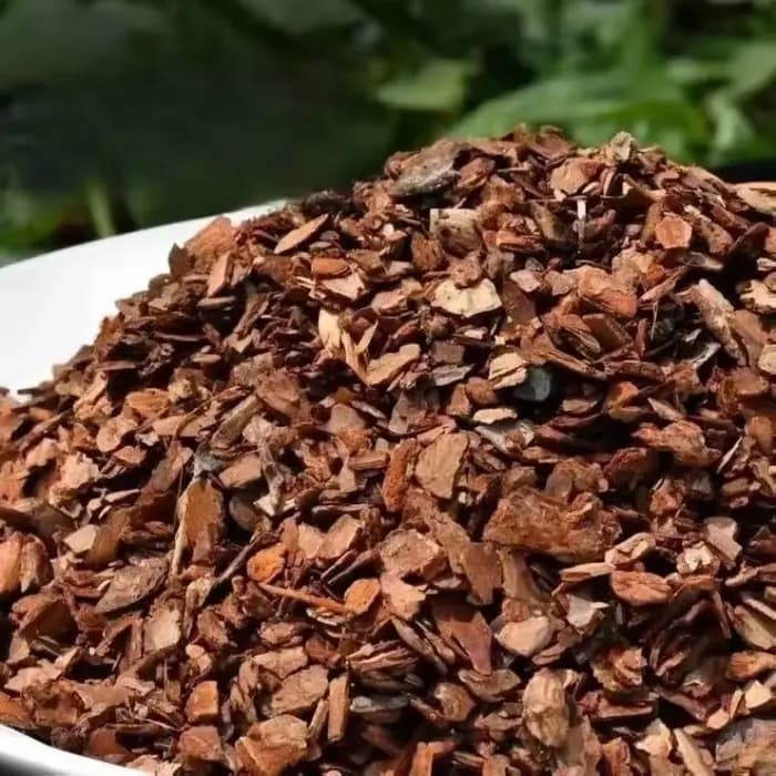Substrat de culture en écorce de pin fermentée naturelle, respirant et nutritif, idéal pour la crois
