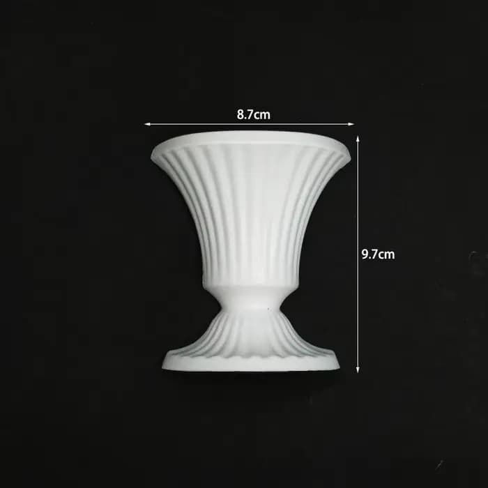 Vase mural demi-cercle blanc pour arrangement floral, peint à la main, style peinture à l'huile fran