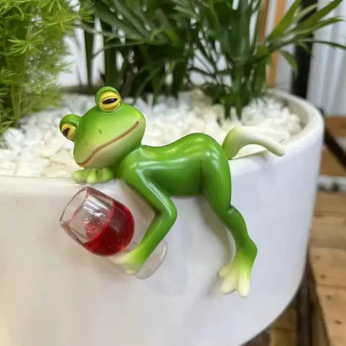 Pot de fleur suspendu de grenouille peint à la main