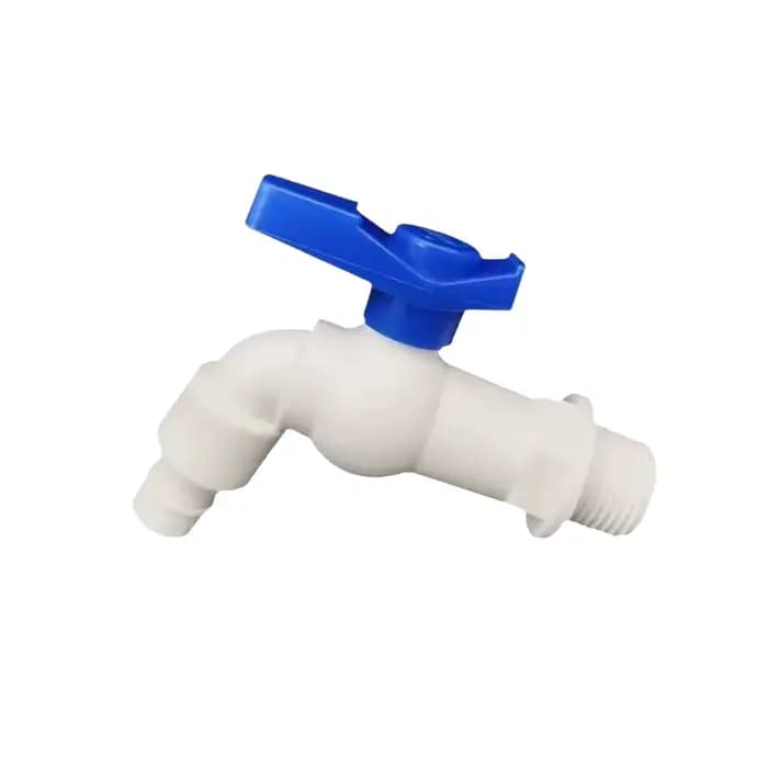 Adaptateur de réservoir