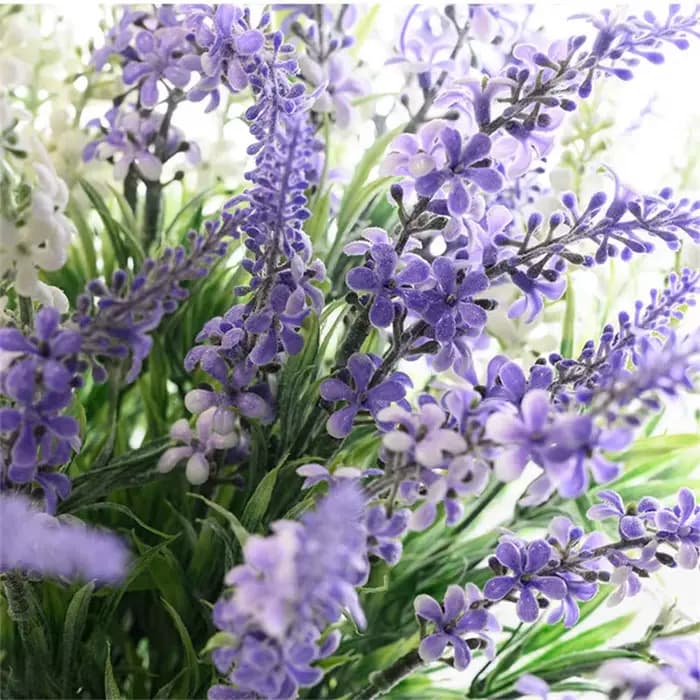 Bouquet de fleurs artificielles en plastique lavande