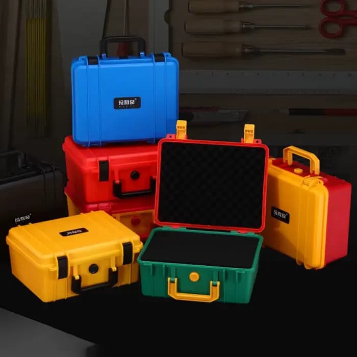 Boîte à outils en plastique