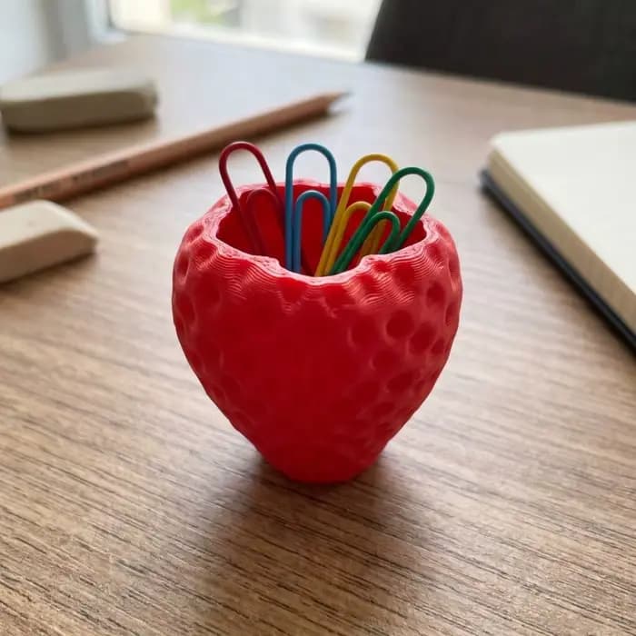 Pot de fleurs amusant imprimé en 3D en forme de fraise