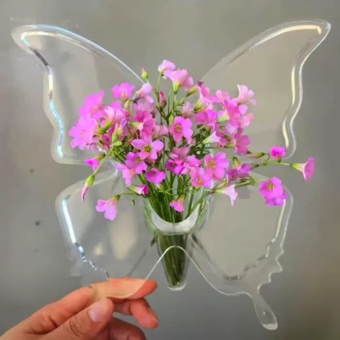 Vase à fleurs papillon