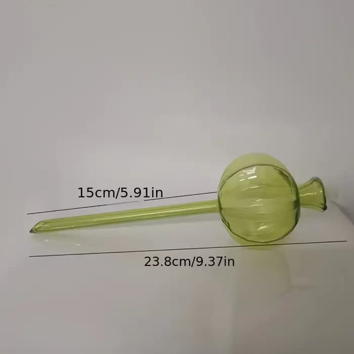 Dispositif d'arrosage automatique pour plantes en forme de Cactus