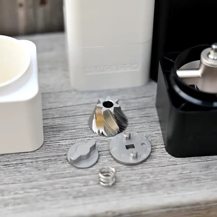 FEMOBOOK A2 USB broyeur électrique portable rechargeable avec 7 noyaux bavure conception d'attraction magnétique batterie 4000 mah