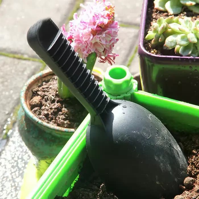 Spatule de jardinage pour ameublir le sol