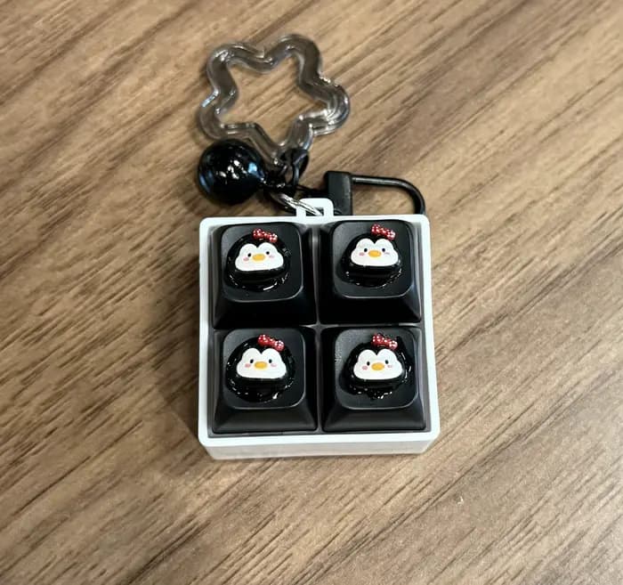 Jouet anti-stress Kawaii en forme d'animal de dessin animé, clé DIY à axe croisé, jouet sensoriel portable pour soulager l'anxiété, clicker, porte-clés, breloque mignonne pour sac