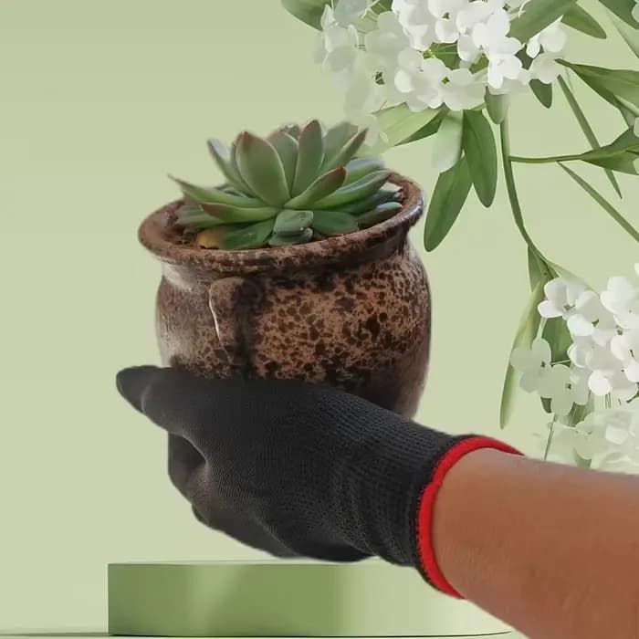 Un ensemble de gants de travail de jardin en nylon respirant