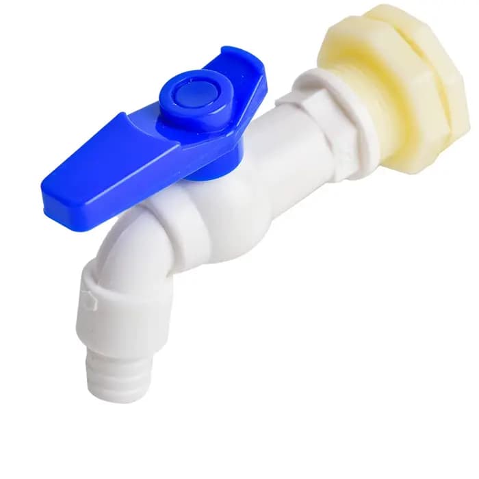 Adaptateur de réservoir