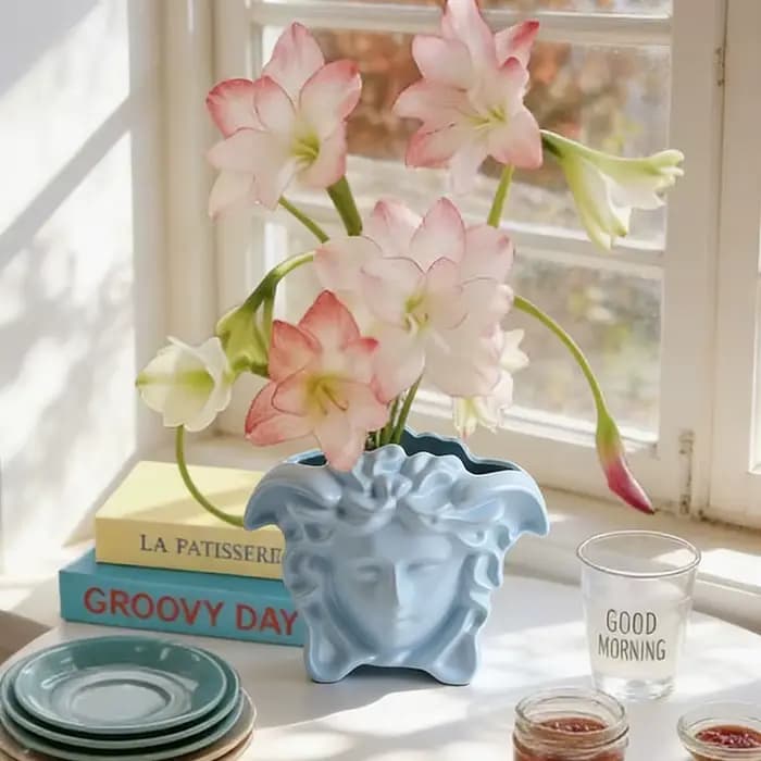 Pot de fleurs de style grec pour la maison