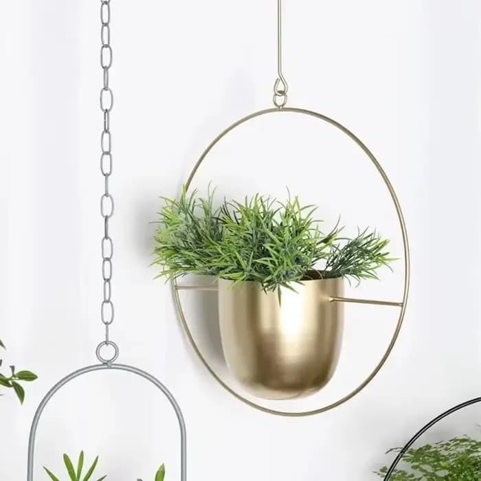 Pot de plantes en fer moderne