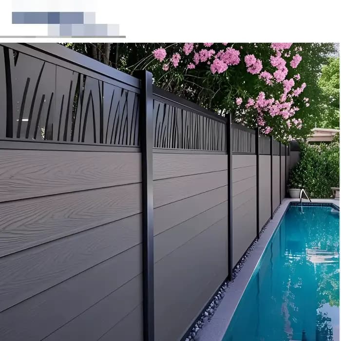 Poteau de clôture composite bois-plastique