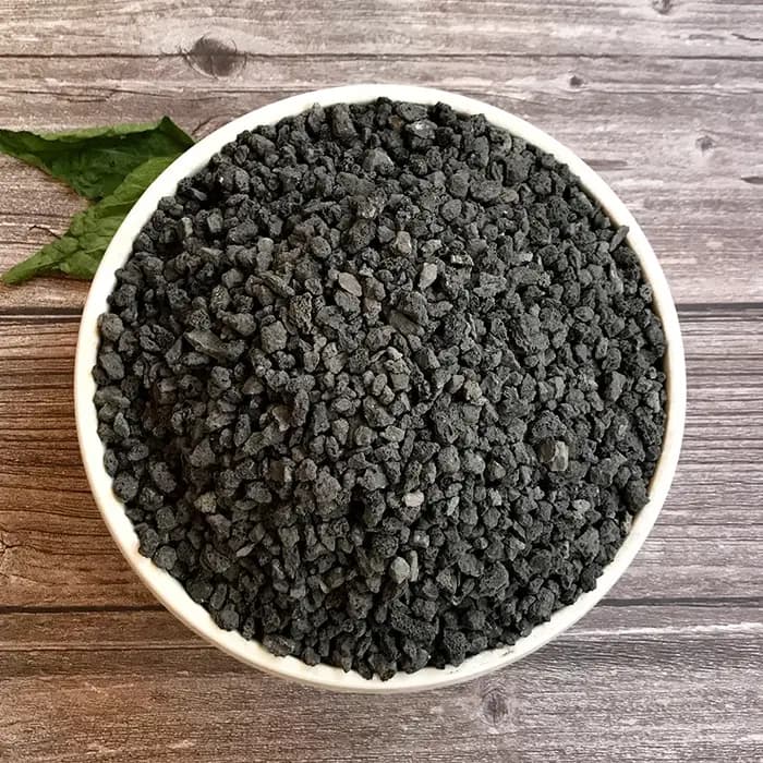 Particules de roche volcanique noire
