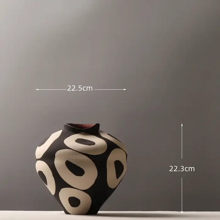 Vase en céramique cercles géométriques dessinés à la main