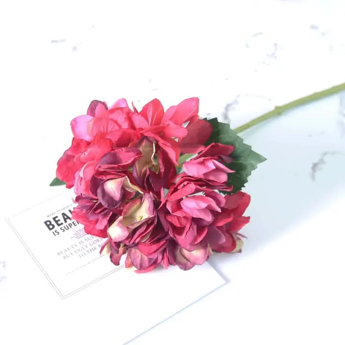 Bouquet de fleurs d'hortensia artificielles violettes