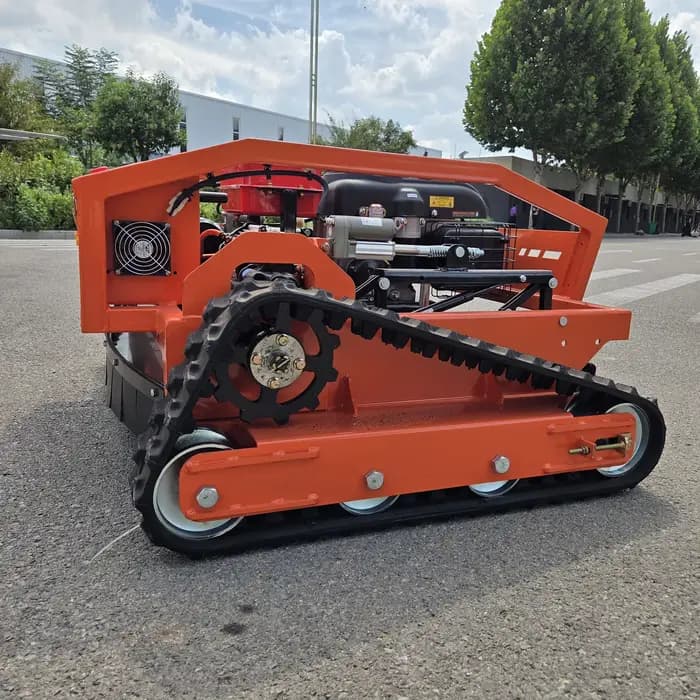 Tondeuse à gazon de 1000 mm disponible en versions 23/27 CV, équipée d'une pompe à huile et d'un moteur sans balais, 4000 ㎡ /H Convient aux pentes et aux arbustes