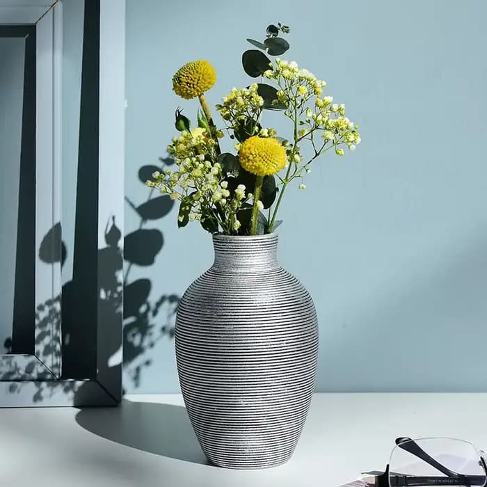 Vase à fleurs en céramique pour la décoration intérieure