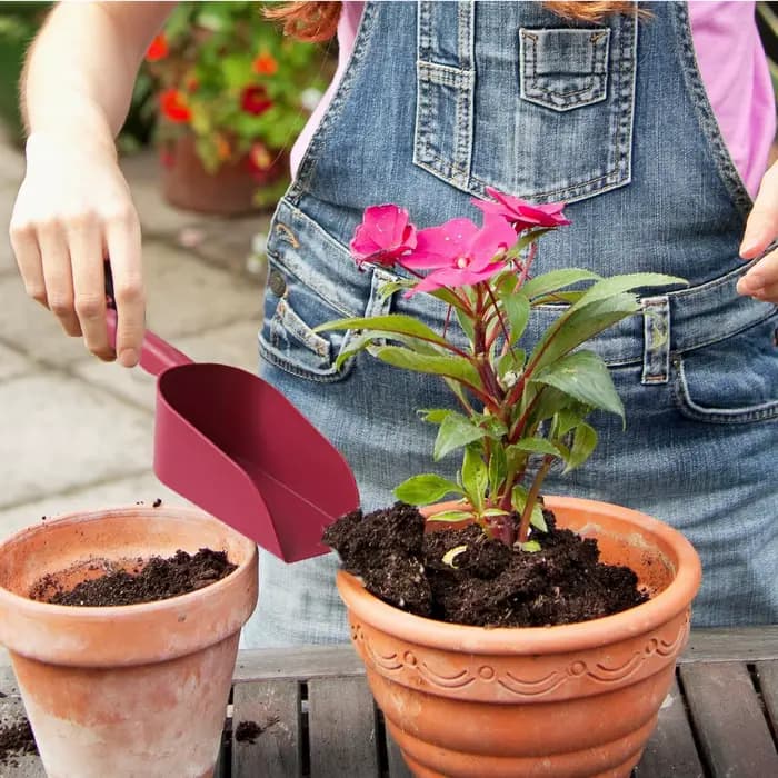 Cuillère de jardin multifonction en plastique PP