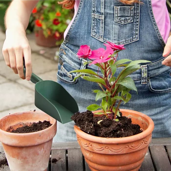 Petite pelle de jardin en plastique, pelle multifonctionnelle pour plantes, outil de jardinage pour le sol et les engrais, outil manuel pour la maison