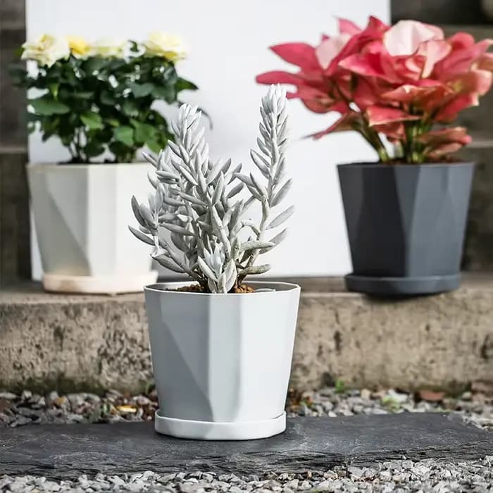 Pots de fleurs en plastique pour intérieur et extérieur