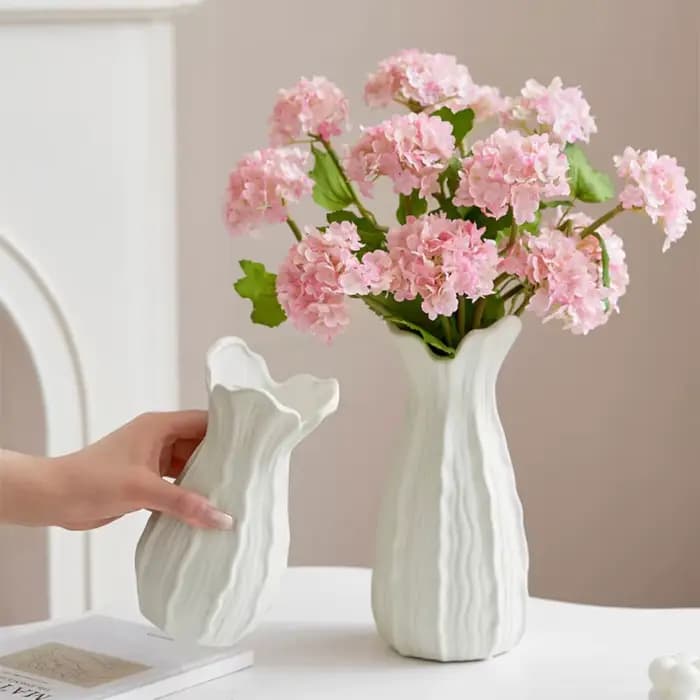Vases en plastique style crème pour plantes et fleurs
