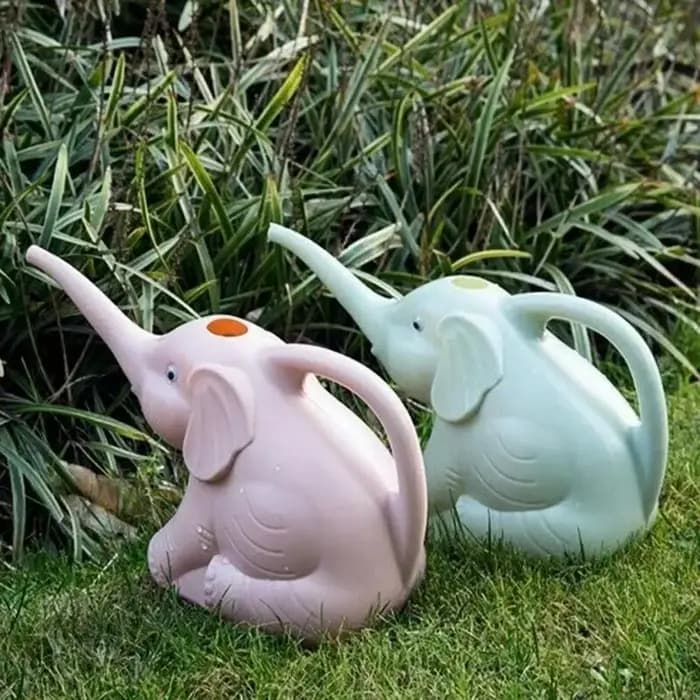 Arrosoir en plastique mignon en forme d'éléphant pour plantes