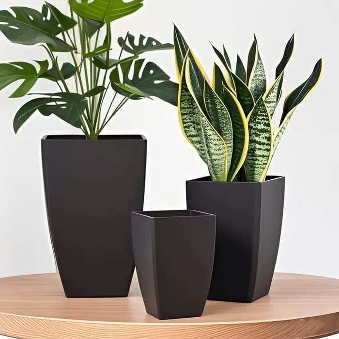 Pot de fleurs moderne en plastique noir, pour intérieur/extérieur, avec design conique brillant, idé
