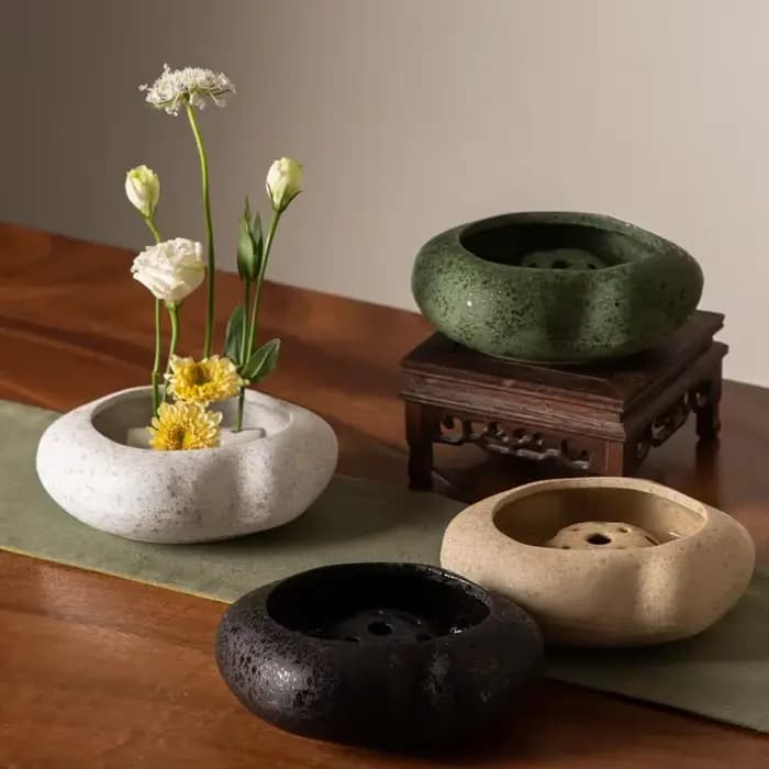 Pots de fleurs en céramique faits à la main pour la décoration de la maison