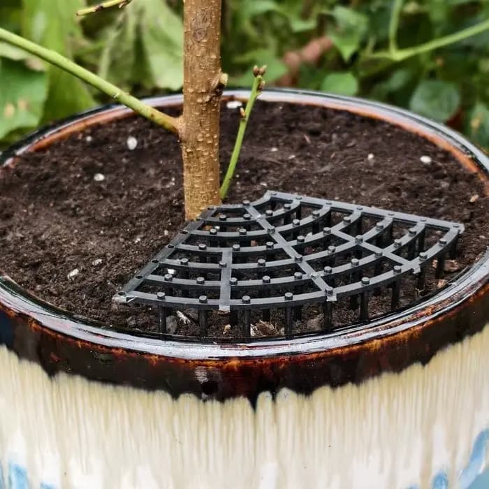 Grille de protection respirante en maille pour pot de plantes
