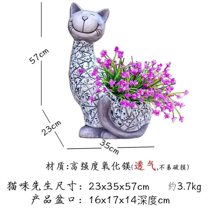 Pot de fleur en forme de chat en plein air